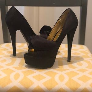 Size 6 Black Liliana heels